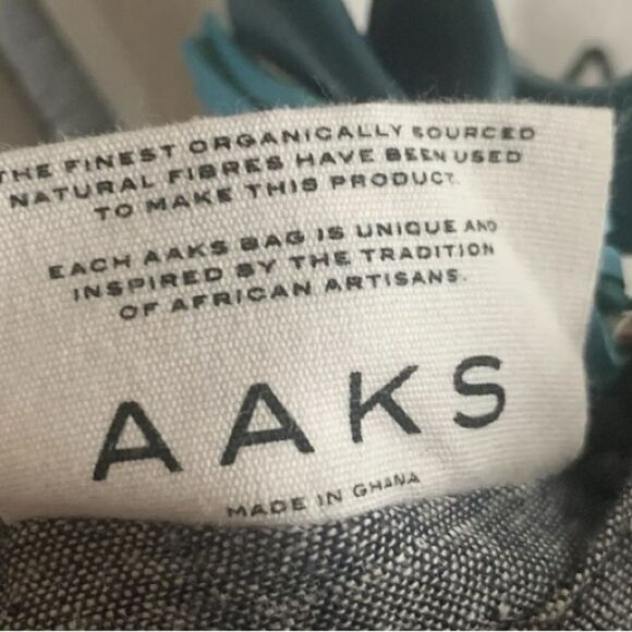 Love AAKS Baw Pot Wavy Crossbody Ratan Leather Natural & Navy Straw Liner - Picture 7 of 9